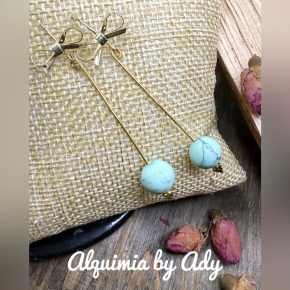 Gold statement earrings - Picture 1 of 1